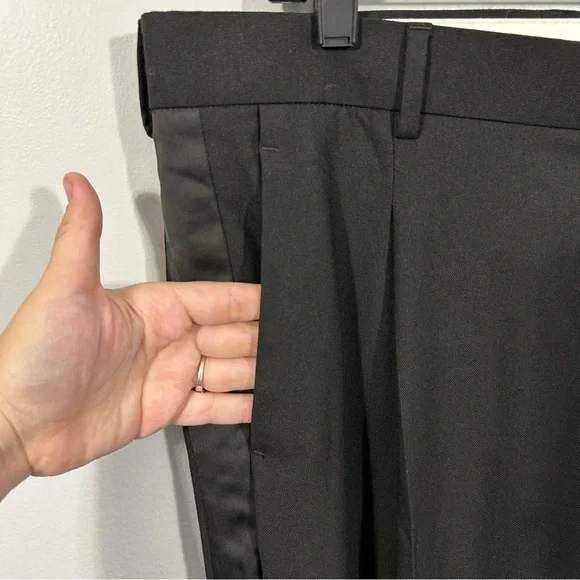 NWT H&M Relaxed Fit Mens Black Dress Pants Size 36R